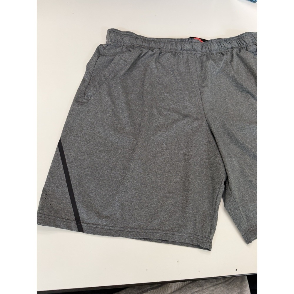 C9 Champion Men's XXL Athletic Shorts Gray Performance 9" Inseam Pockets. 5224